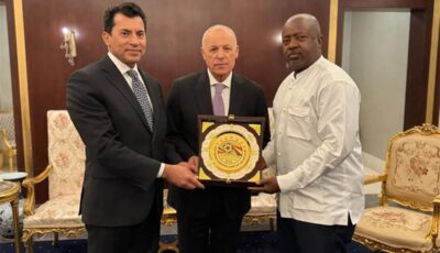 بحضور وزير الرياضة.. هاني أبو ريدة يُكرّم رئيس اتحاد سيراليون