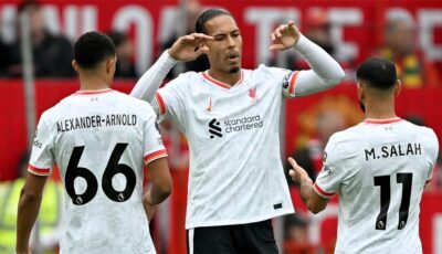 بن فوستر لـ محمد صلاح وفان دايك وأرنولد: لا تكذبوا بشأن مستقبلكم مع ليفربول