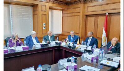نائب وزير الإسكان يبحث تحديث منظومة أكواد مياه الشرب والصرف الصحي