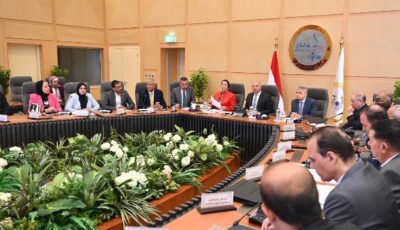 وزيرا النقل والبيئة يضعان قواعد جمع المخلفات من السفن العابرة لقناة السويس